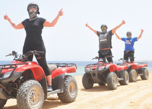 Hurghada Quad- und Buggy Meerblick, Kamel bei Sonnenaufgang