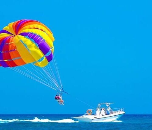 Paragliding und Parasailing in Hurghada buchen – Wassersport und Flugabenteuer am Roten Meer