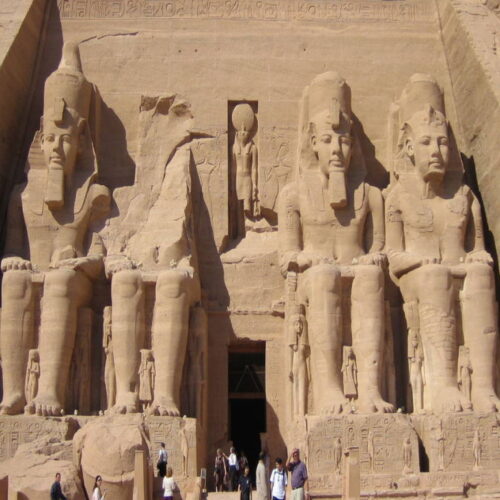 Privater Ausflug Assuan & Abu Simbel zwei Tage – Tempel, Staudamm & nubische Wüste erleben