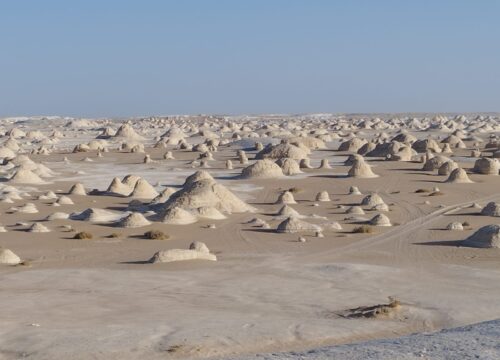 Eine 3-tägige Tour nach Kairo, zur Oase Bahariya und in die Weiße Wüste.